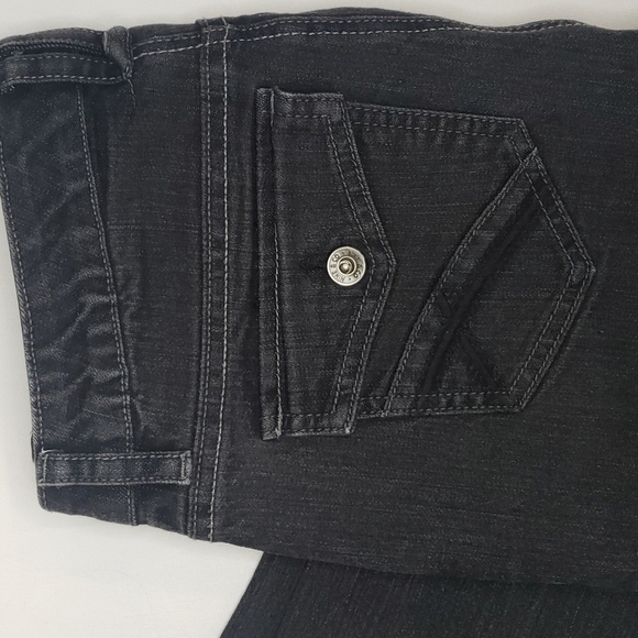 FREE with Purchase NWOT NINE & CO. Elastic Waistband Dark Wash Jeans Straight - Picture 2 of 6